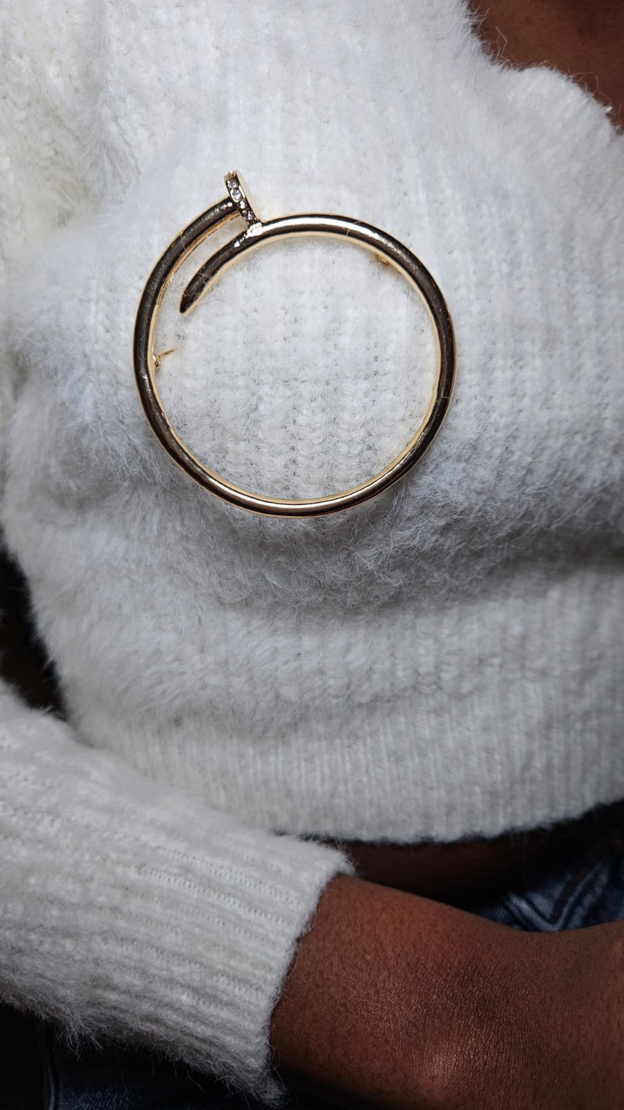 INSPIRED BROOCH LOOK 003
