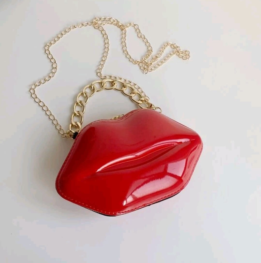 PATENT LIP SHAPE CLUTCH