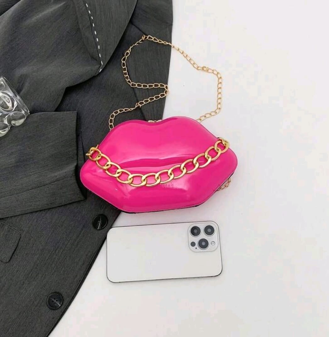 PATENT LIP SHAPE CLUTCH