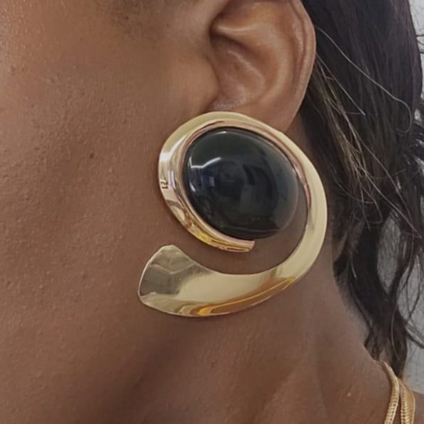 VINTAGE PUNK SWIRL BLACK AND GOLD EARRING