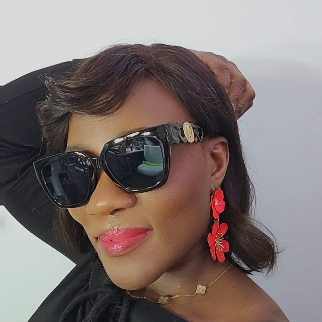 TRENDY SQUARE SUNGLASSES
