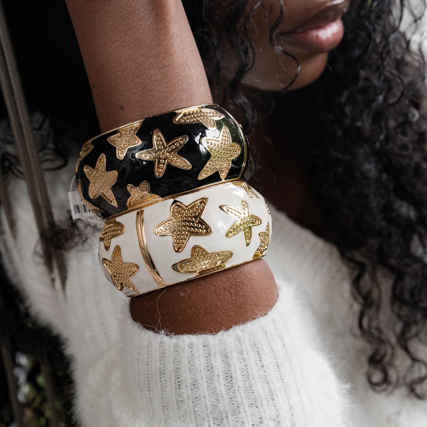 CHUNKY GOLD STARFISH BANGLE SWP LOOK 011