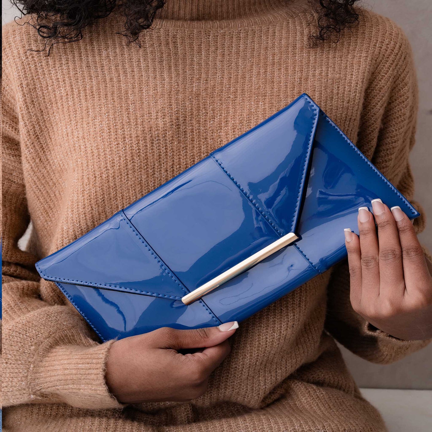 PATENT LEATHER ENVELOPE CLUTCH