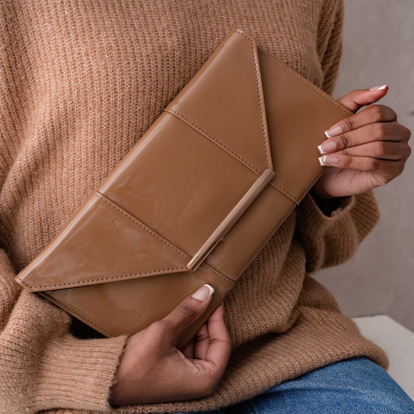PATENT LEATHER ENVELOPE CLUTCH