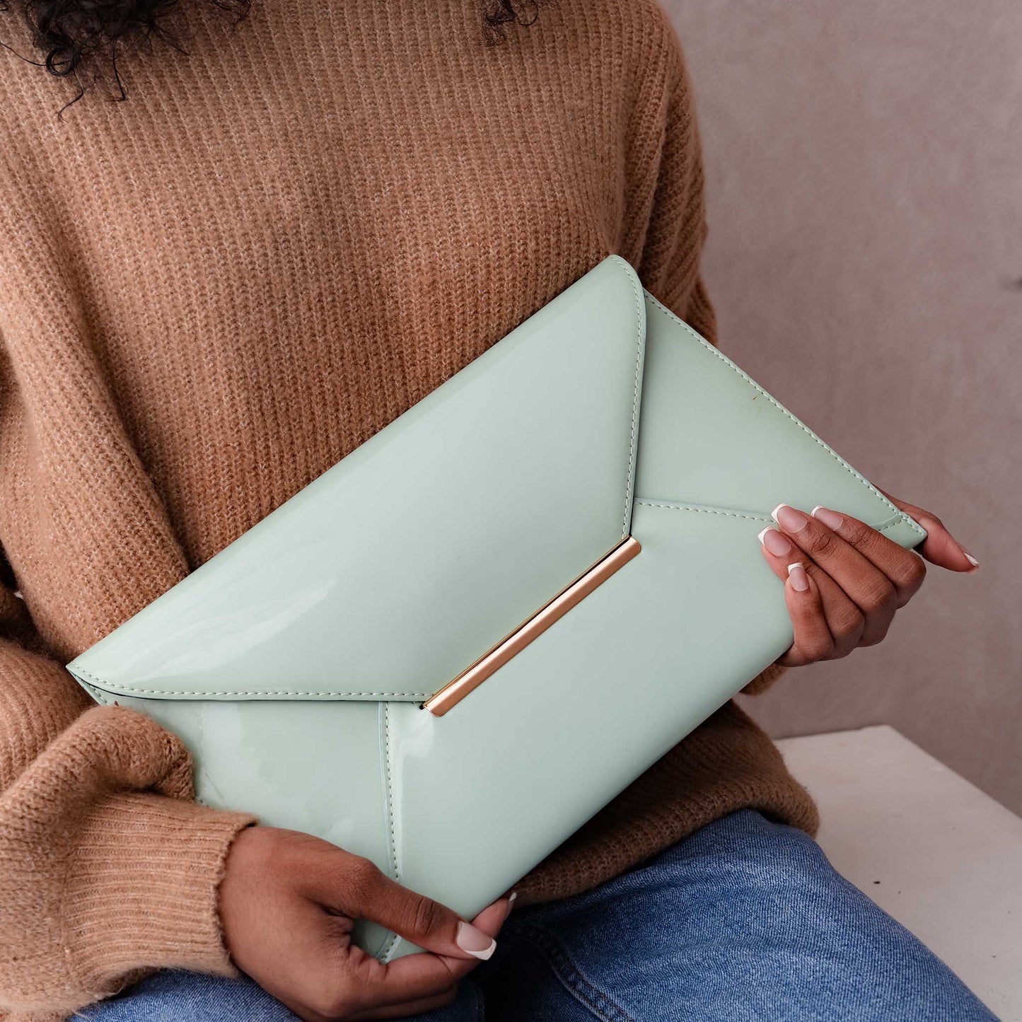 PATENT LEATHER ENVELOPE CLUTCH