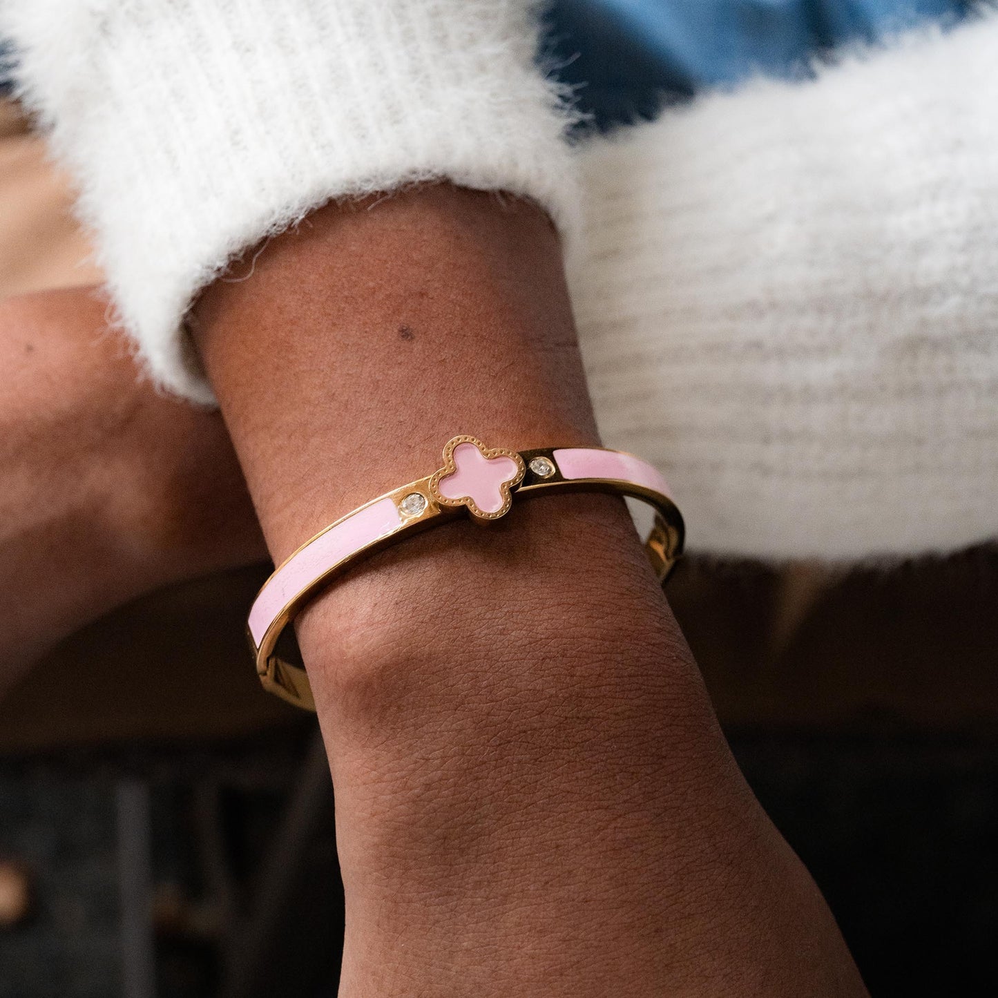 FOUR LEAF INSPIRED CLOVER BRACLET SWP LOOK 006