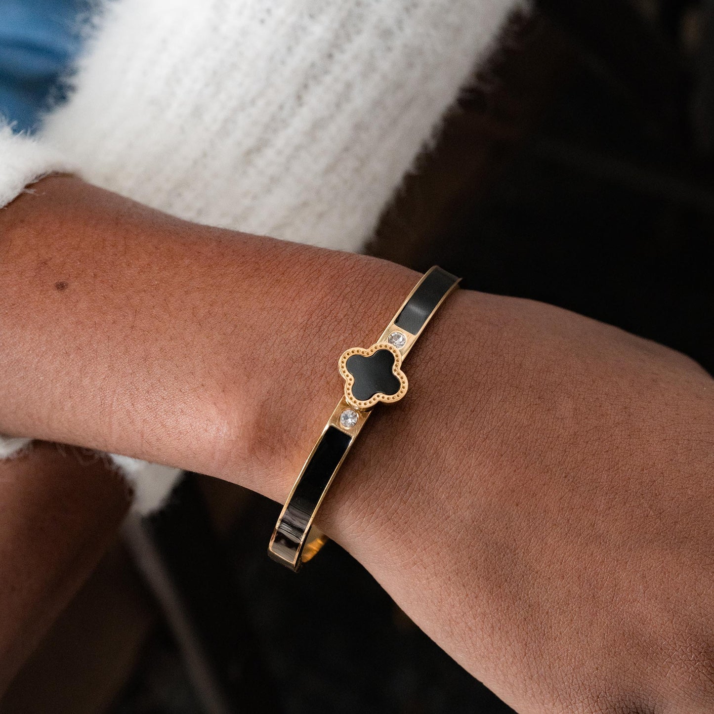 FOUR LEAF INSPIRED CLOVER BRACLET SWP LOOK 006
