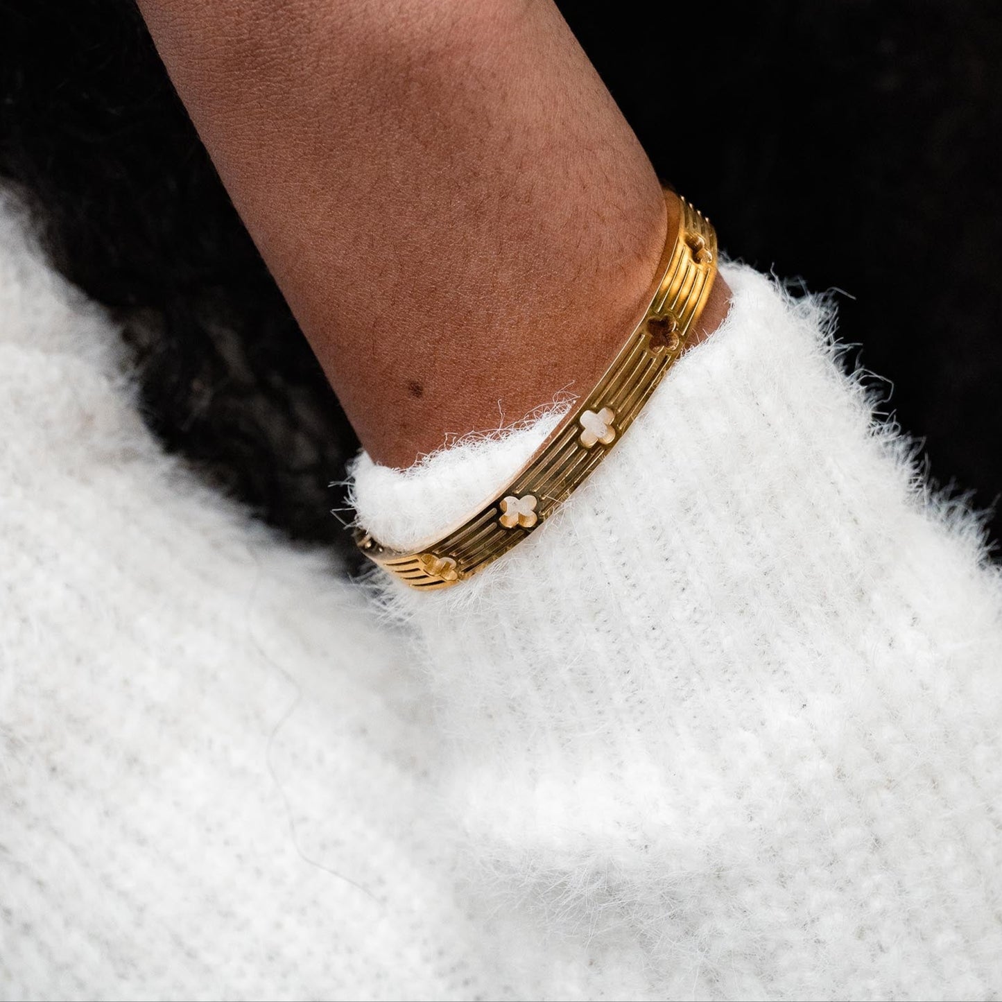 STAINLESS STEEL CLOVER CUT BRACELET SWP LOOK 040