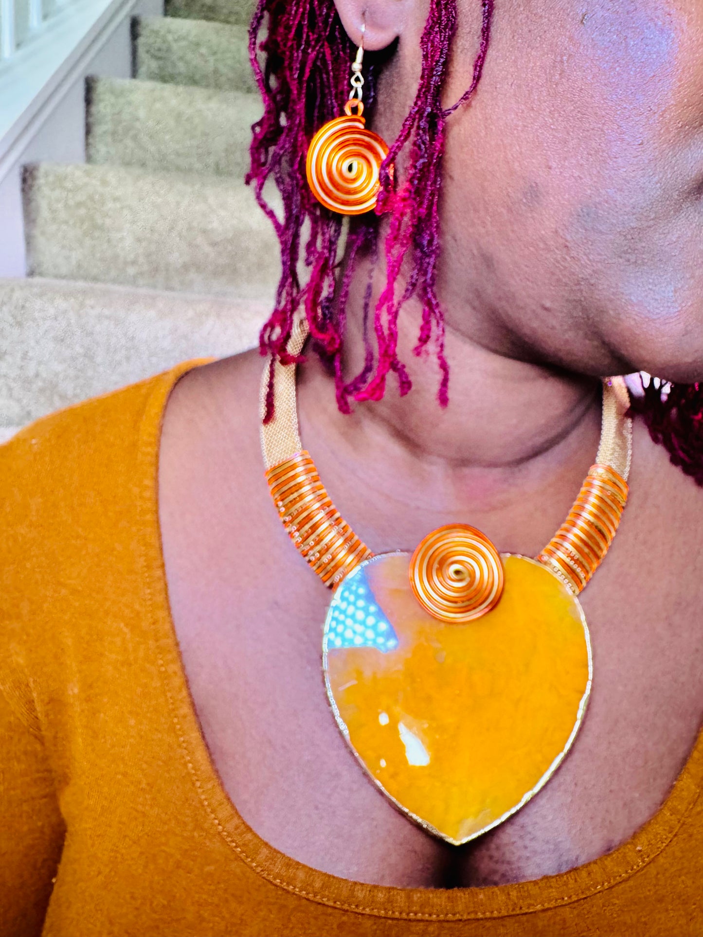 GODDESS ACRYLIC PENDANT NECKLACE SET