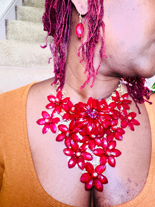 FLOWERS STATEMENT NECKLACE