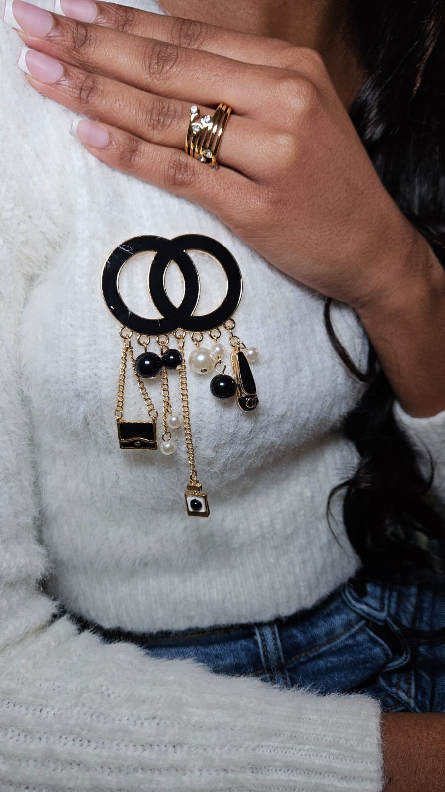 INSPIRED BROOCH LOOK 001