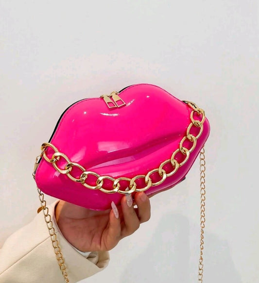 PATENT LIP SHAPE CLUTCH