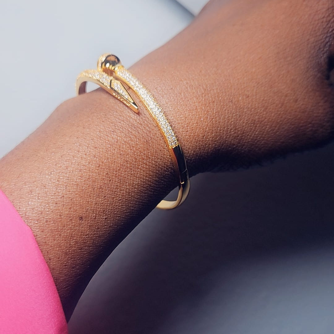 RHNESTONE NAIL INSPIRED BRACELET