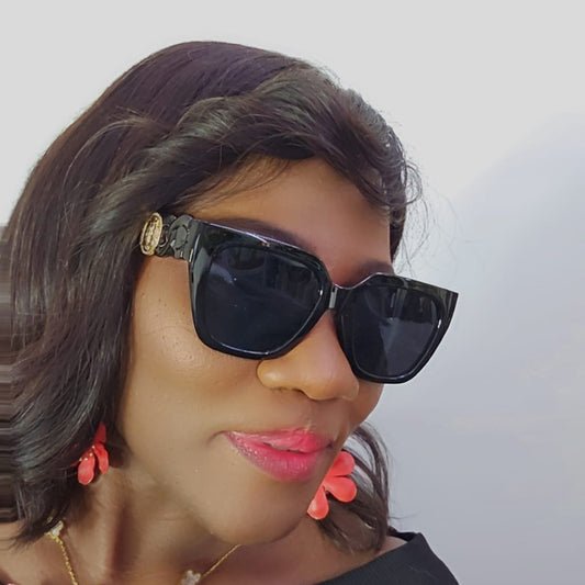 TRENDY SQUARE SUNGLASSES