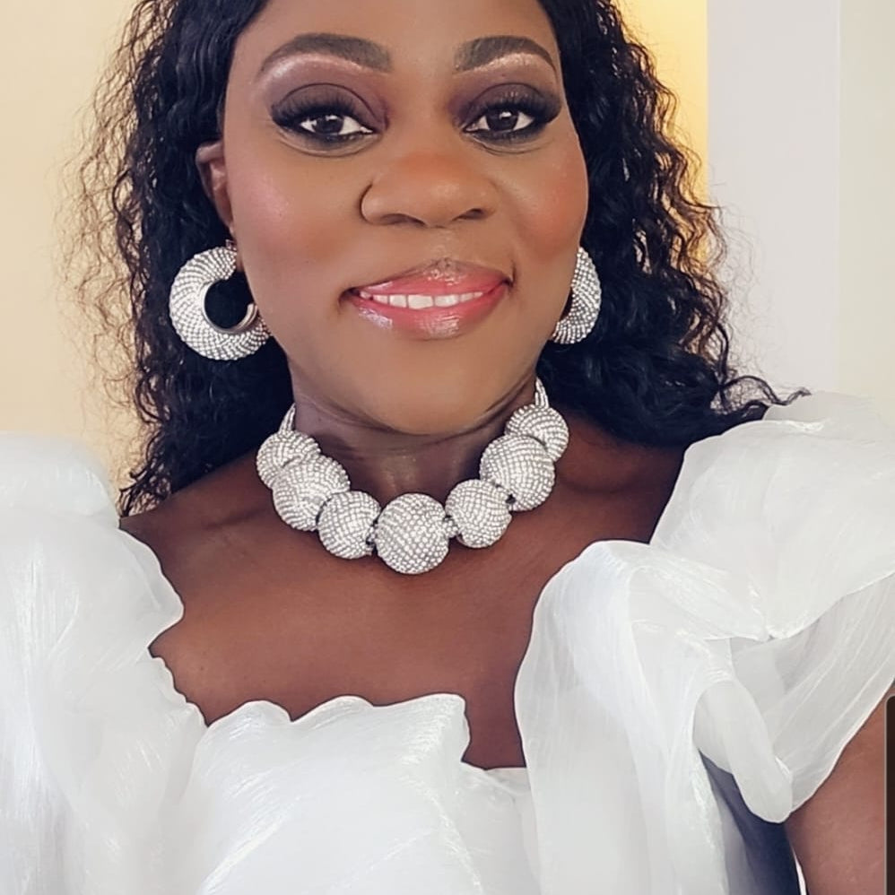 RHINESTONE BALL DESIGN EARRING SET.