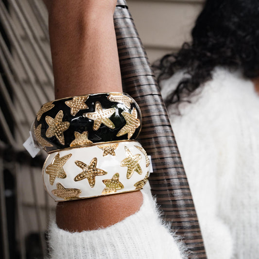 CHUNKY GOLD STARFISH BANGLE SWP LOOK 011