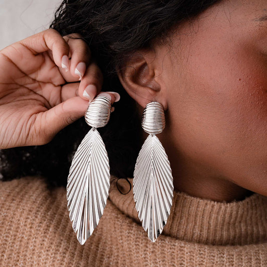 SHELL LEAF DROP EARRING SWP LOOK 024