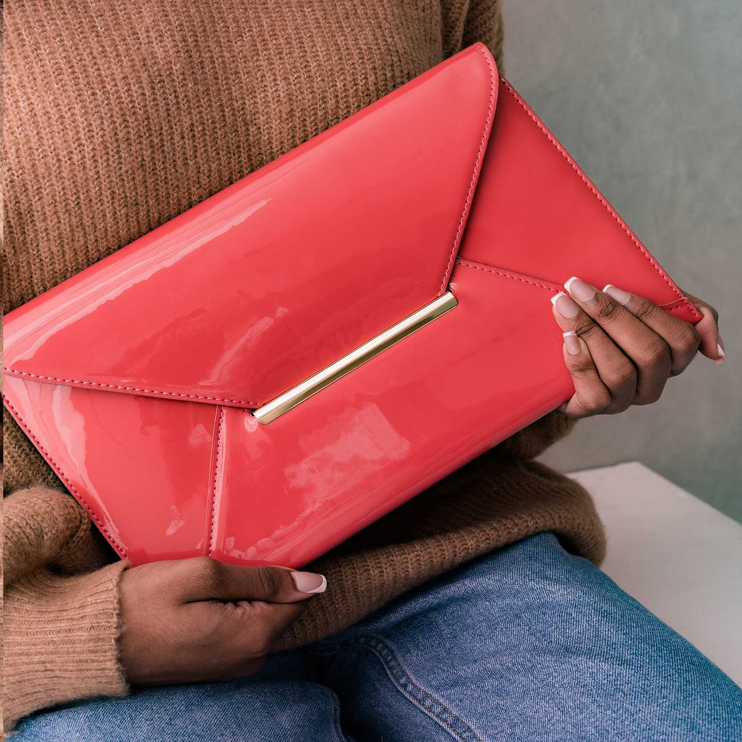 PATENT LEATHER ENVELOPE CLUTCH